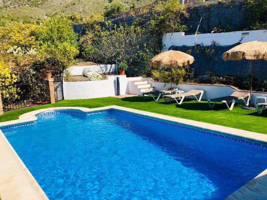 Villa En Frigiliana Con Piscina Y Jacuzzi Екстер'єр фото