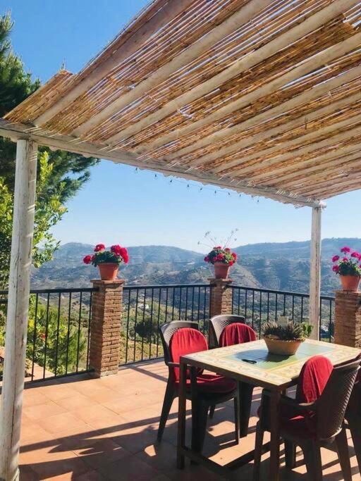 Villa En Frigiliana Con Piscina Y Jacuzzi Екстер'єр фото