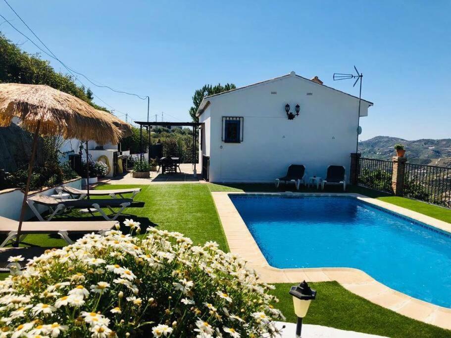 Villa En Frigiliana Con Piscina Y Jacuzzi Екстер'єр фото