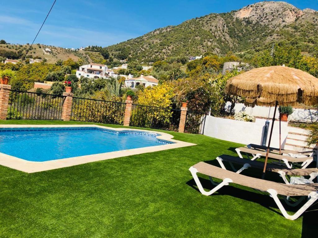 Villa En Frigiliana Con Piscina Y Jacuzzi Екстер'єр фото